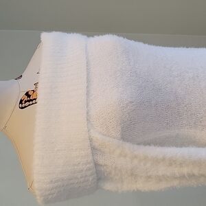 𝅺LOVE ALWAYS white off the shoulder dress.  Form fitting size Large